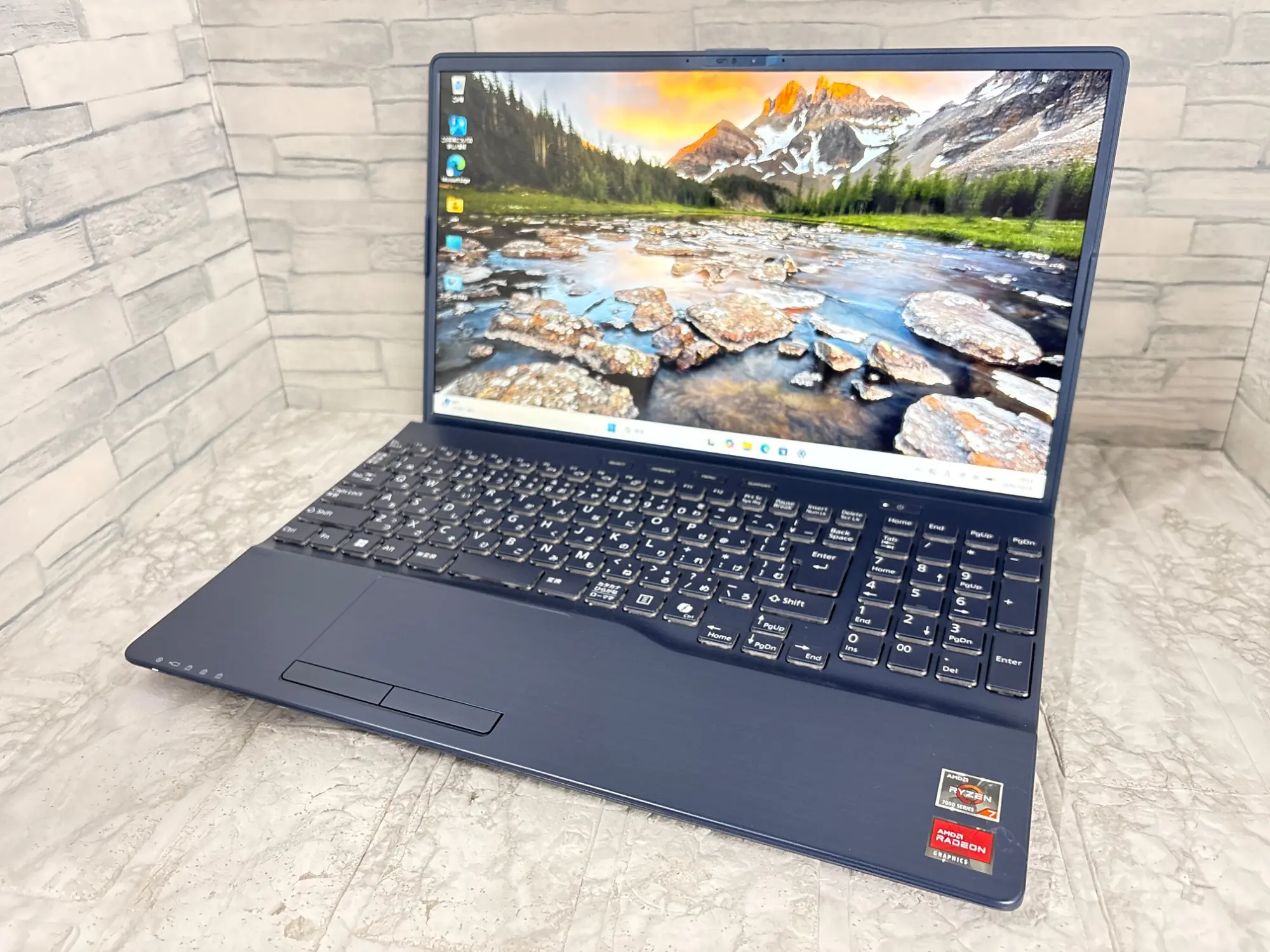 富士通 FMV A700-K3(Ryzen7-7730U 2.0GHz / メモリ:16GB / SSD:256GB )2026年出荷