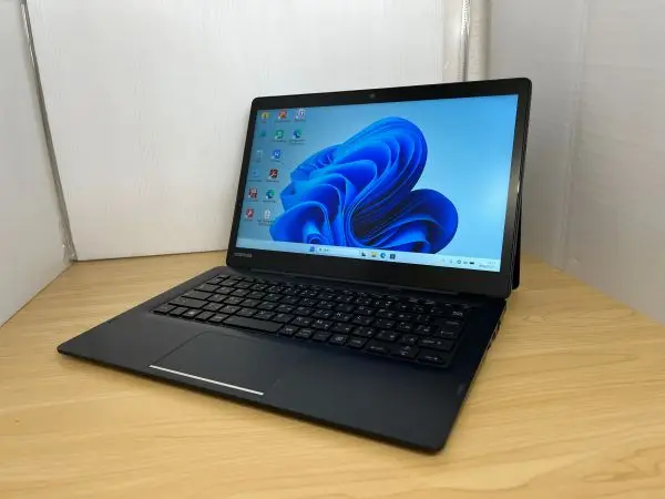 Dynabook(旧東芝) dynabook D83/M