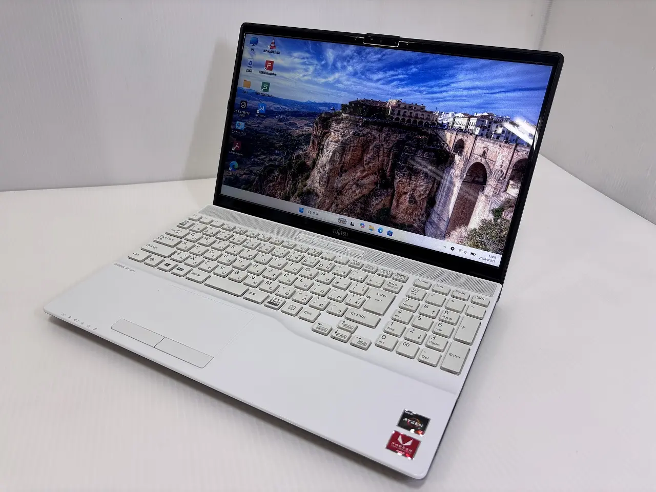 富士通 LIFEBOOK AH51/E1