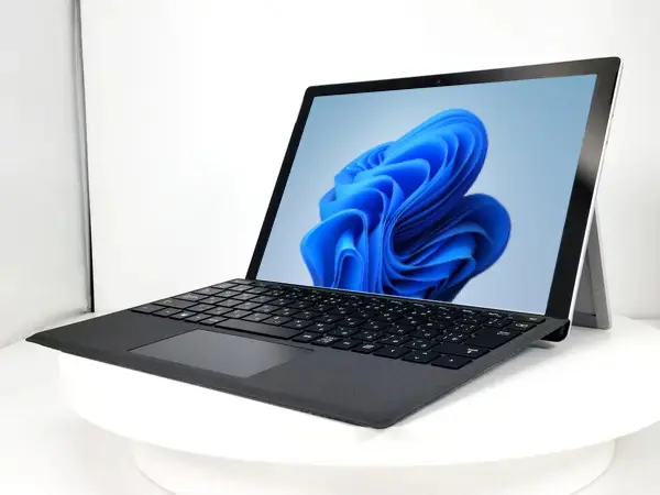 Microsoft Surface Pro 6（第8世代CPU）