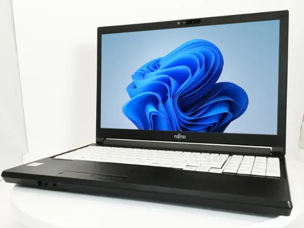 富士通 LIFEBOOK A579/C（第8世代CPU）
