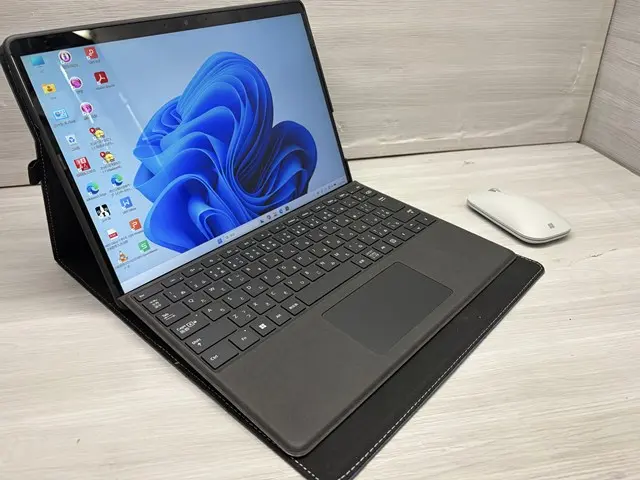 Microsoft Surface Pro 8 (CPU：Core i5 1145G7 4.4GHz/メモリ：8GB