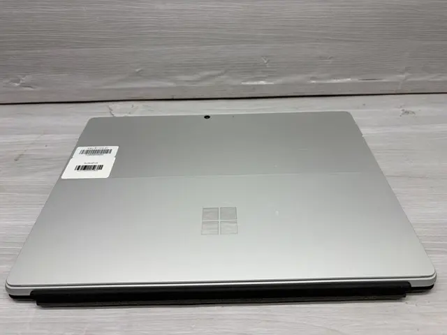 Microsoft Surface Pro 8 (CPU：Core i5 1145G7 4.4GHz/メモリ：8GB