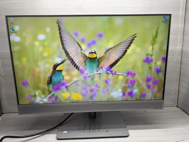 HP EliteOne 800 G4 All-in-One （第8世代Core i3)