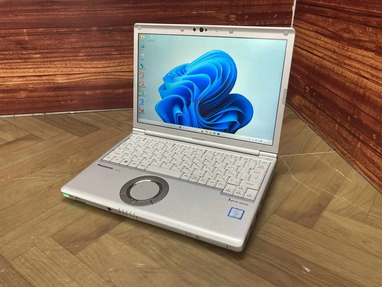 Let's note CF-SV8(CPU： Core i5 8365U 1.6GHz/メモリ：8GB/SSD：256GB)