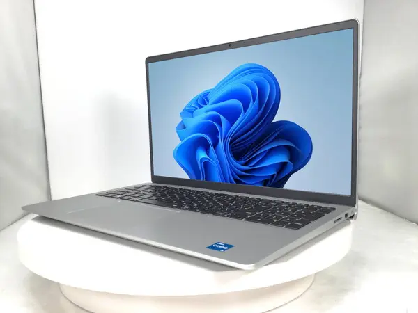 Dell 15 DC15250（第13世代CPU）