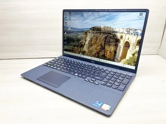富士通 LIFEBOOK TH77/E3