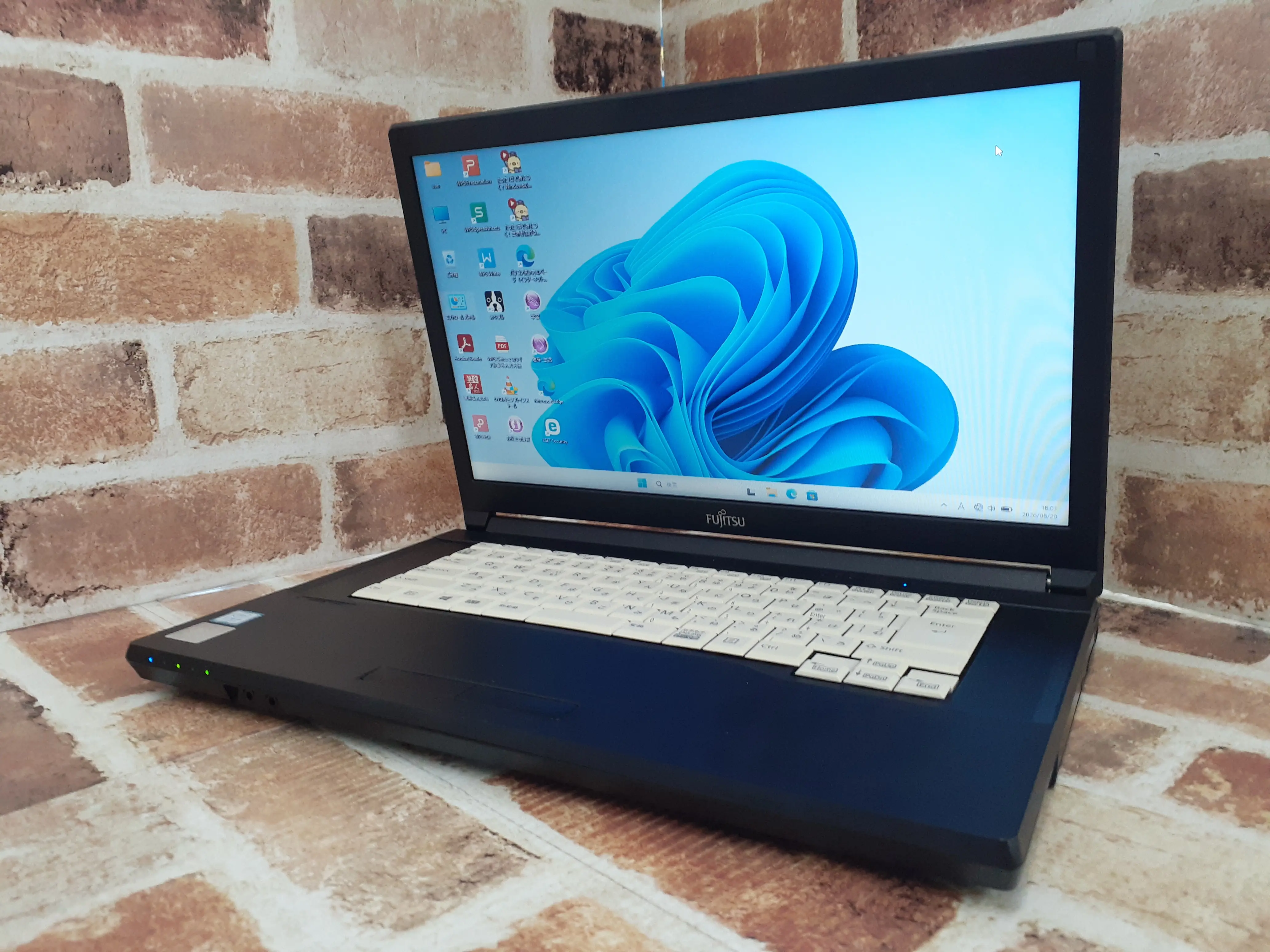 富士通 A579/A i5 第8世代
