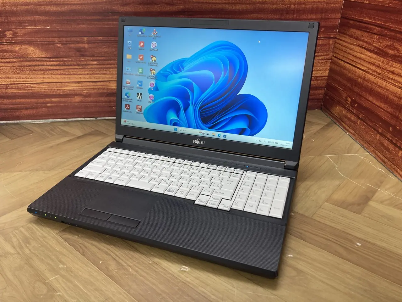 富士通　LIFEBOOK A5510/E
