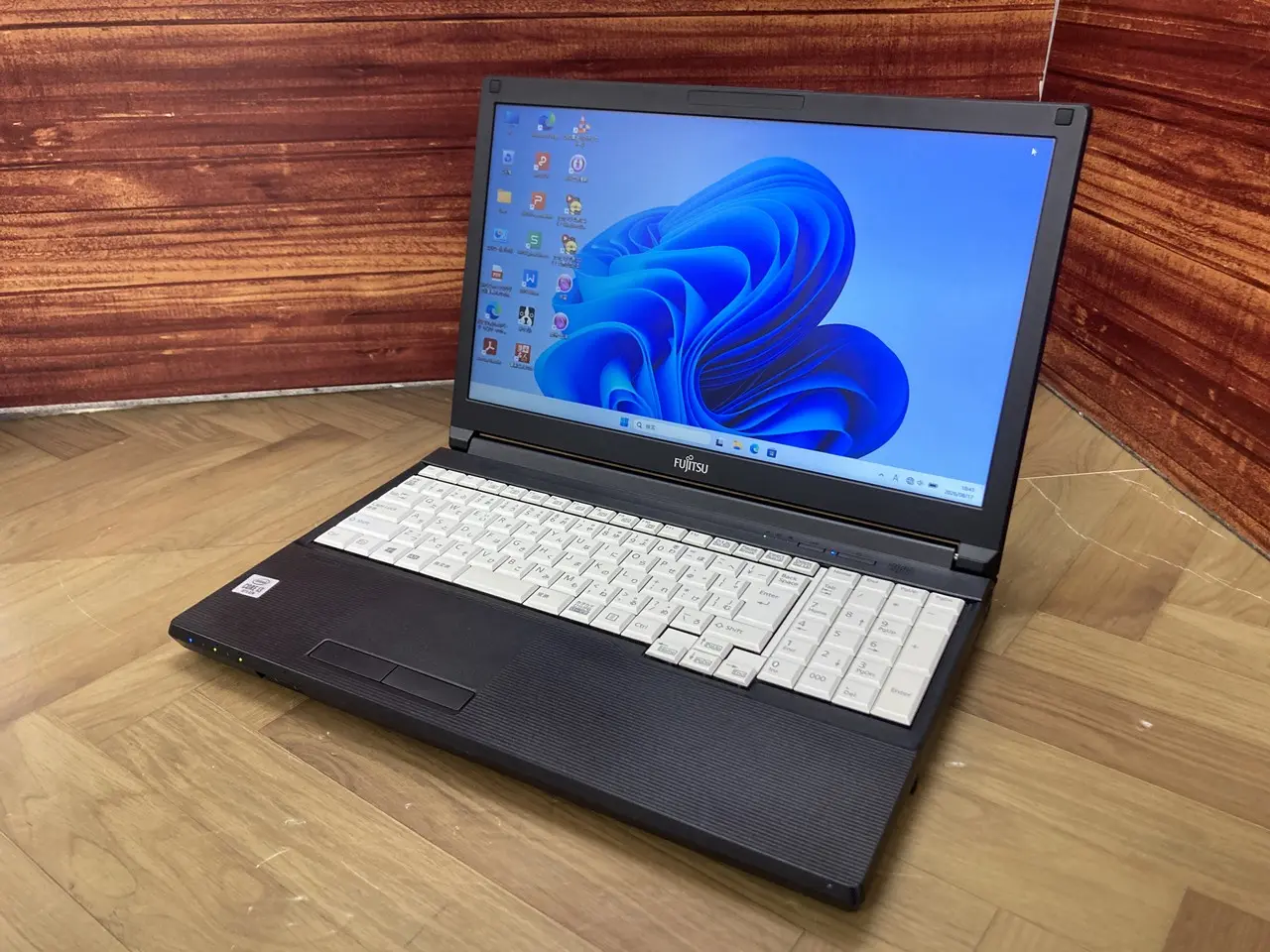 富士通　LIFEBOOK A579/C