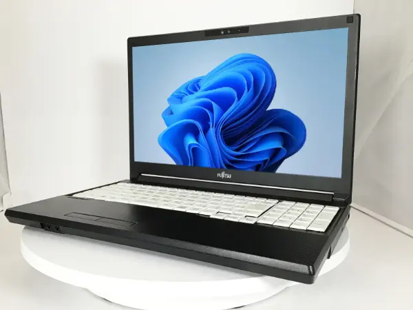 富士通 LIFEBOOK A579/BX（第8世代CPU）