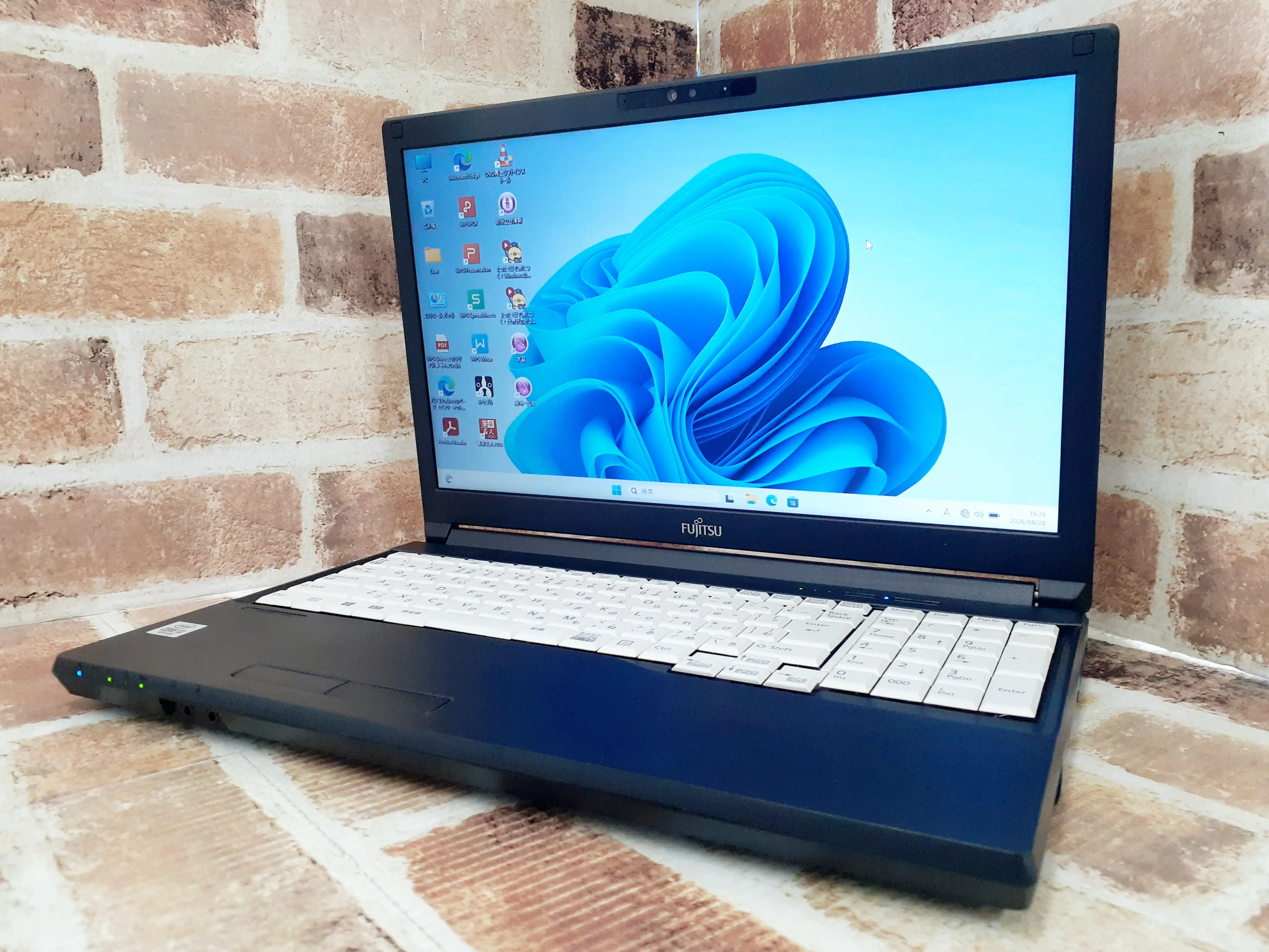 FUJITSU A5510/E i3 第10世代 メモリ16GB