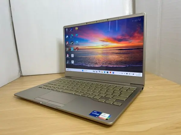 富士通 LIFEBOOK CH75/E3