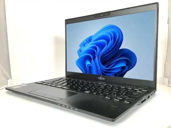 富士通 LIFEBOOK U939/B（第8世代CPU）