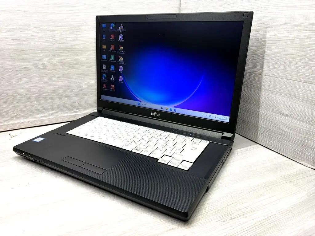 富士通 LIFEBOOK A749/B （第8世代CPU）