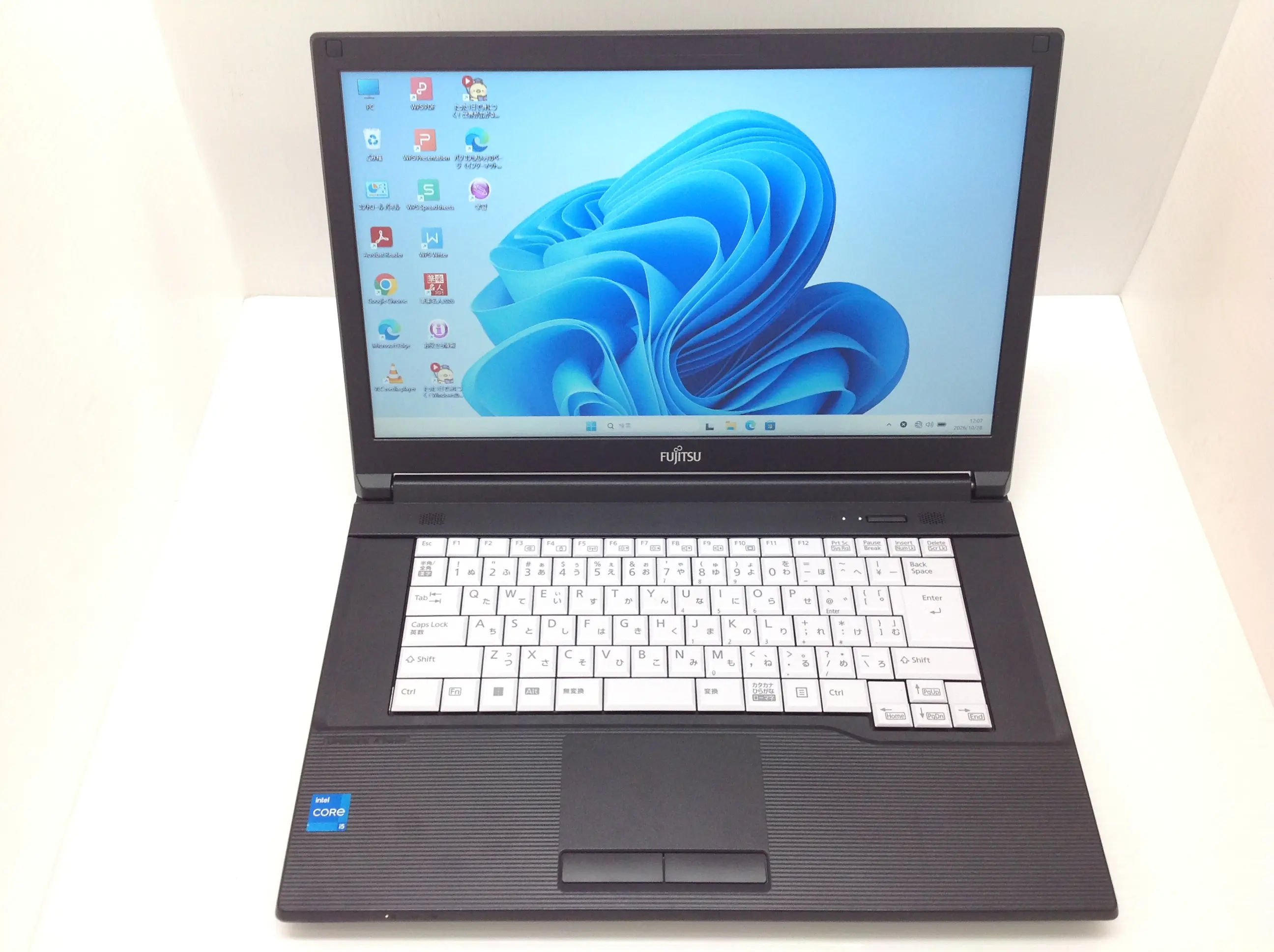 富士通 LIFEBOOK A5512/K (第12世代CPU) Win11・メモリ12GBモデル