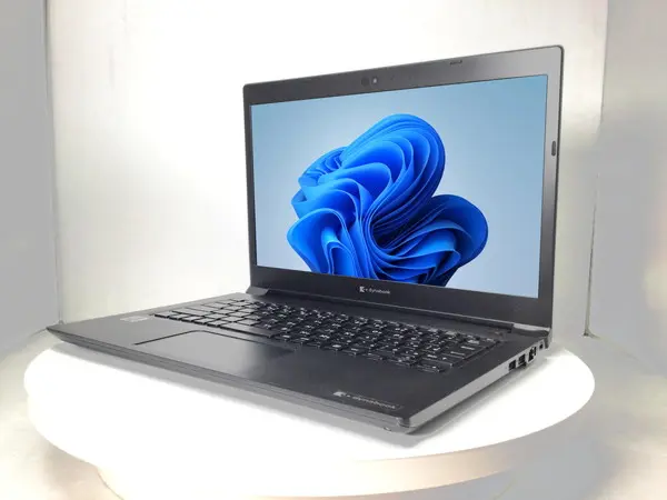 Dynabook（旧東芝）dynabook S73/FS（第10世代CPU）
