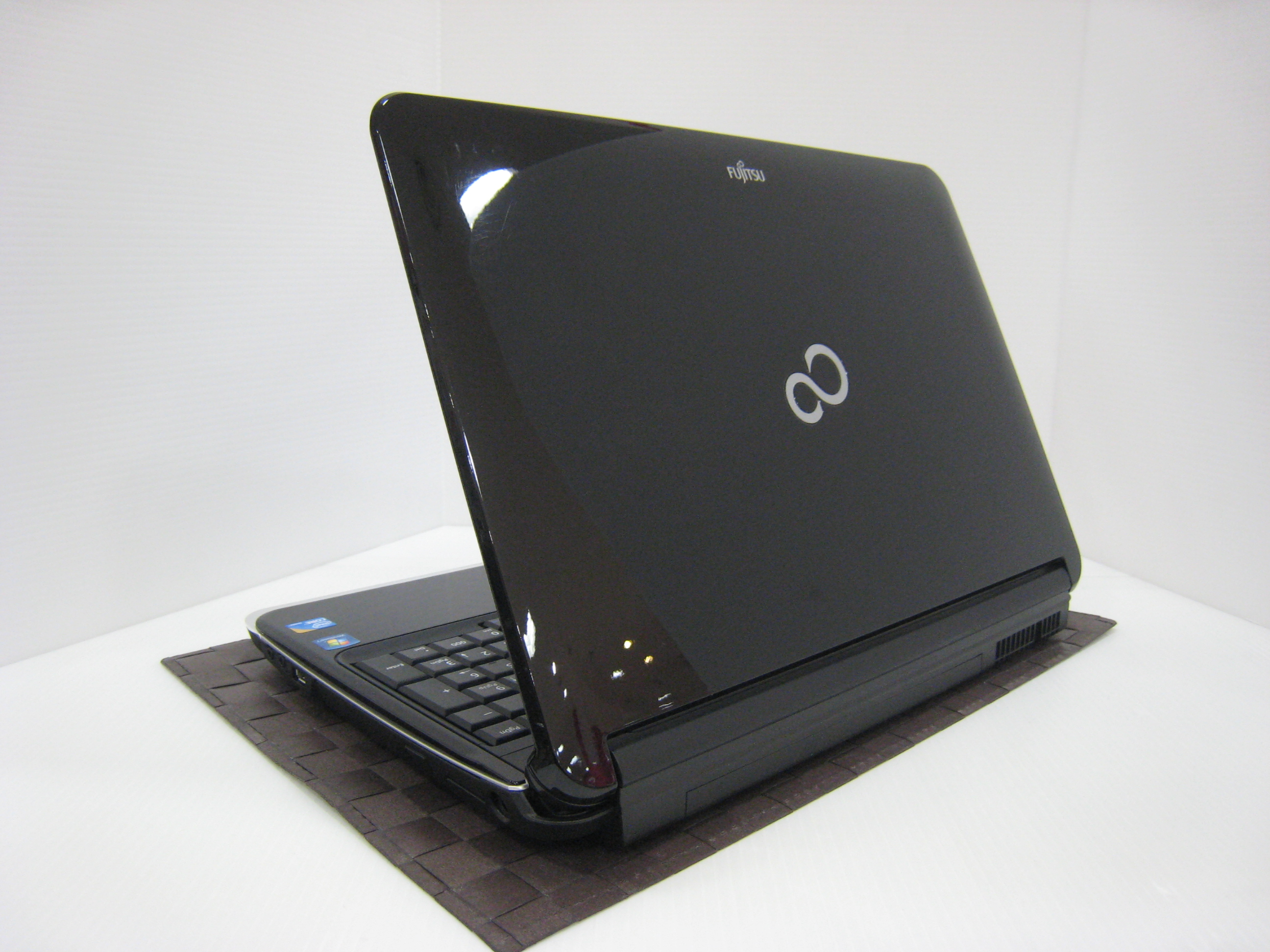 富士通 - 【*LILY*】☆お洒落な富士通 AH700/5B DVD オフィス☆ LIFEBOOK 2010年冬モデル 製品写真 : 富士通